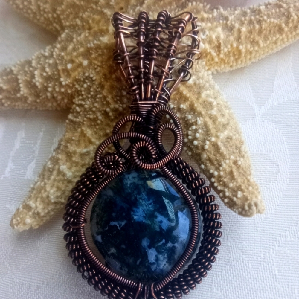Gem stone wire wrapped pendent